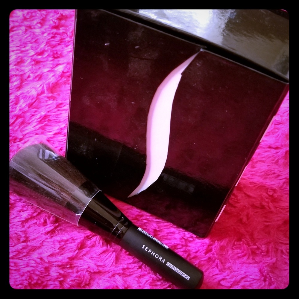 Sephora powder brush (49) free box